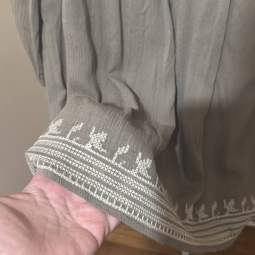 JODIFL Gray 3/4 Sleeve Embellished Blouse - Picture 4 of 5